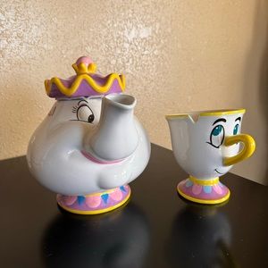 Disney chip and Mrs.Potts tea set